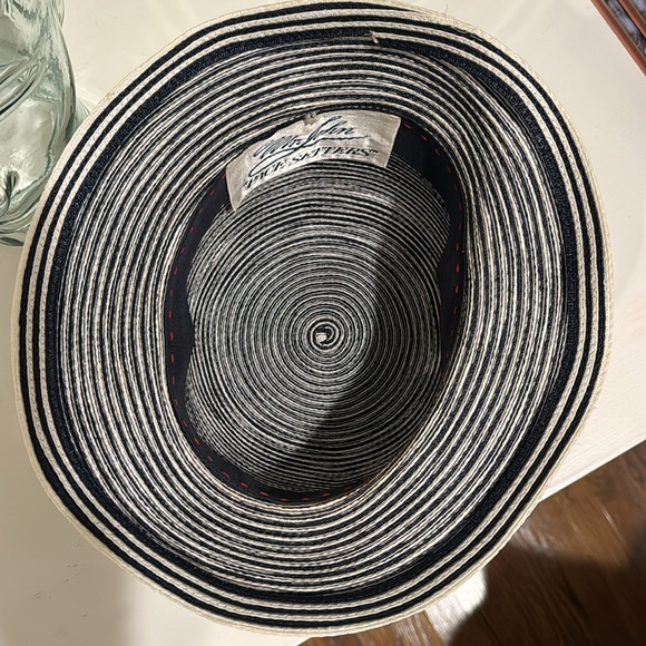 Vintage Mr.John Pace-Setters navy and white stripe straw hat with white patent - Picture 6 of 7